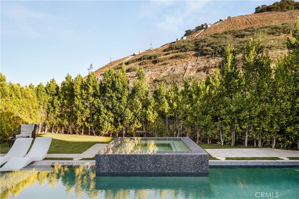 24320 Sterling Ranch Road Canoga Park, CA 91304 - Photo 38 of 45