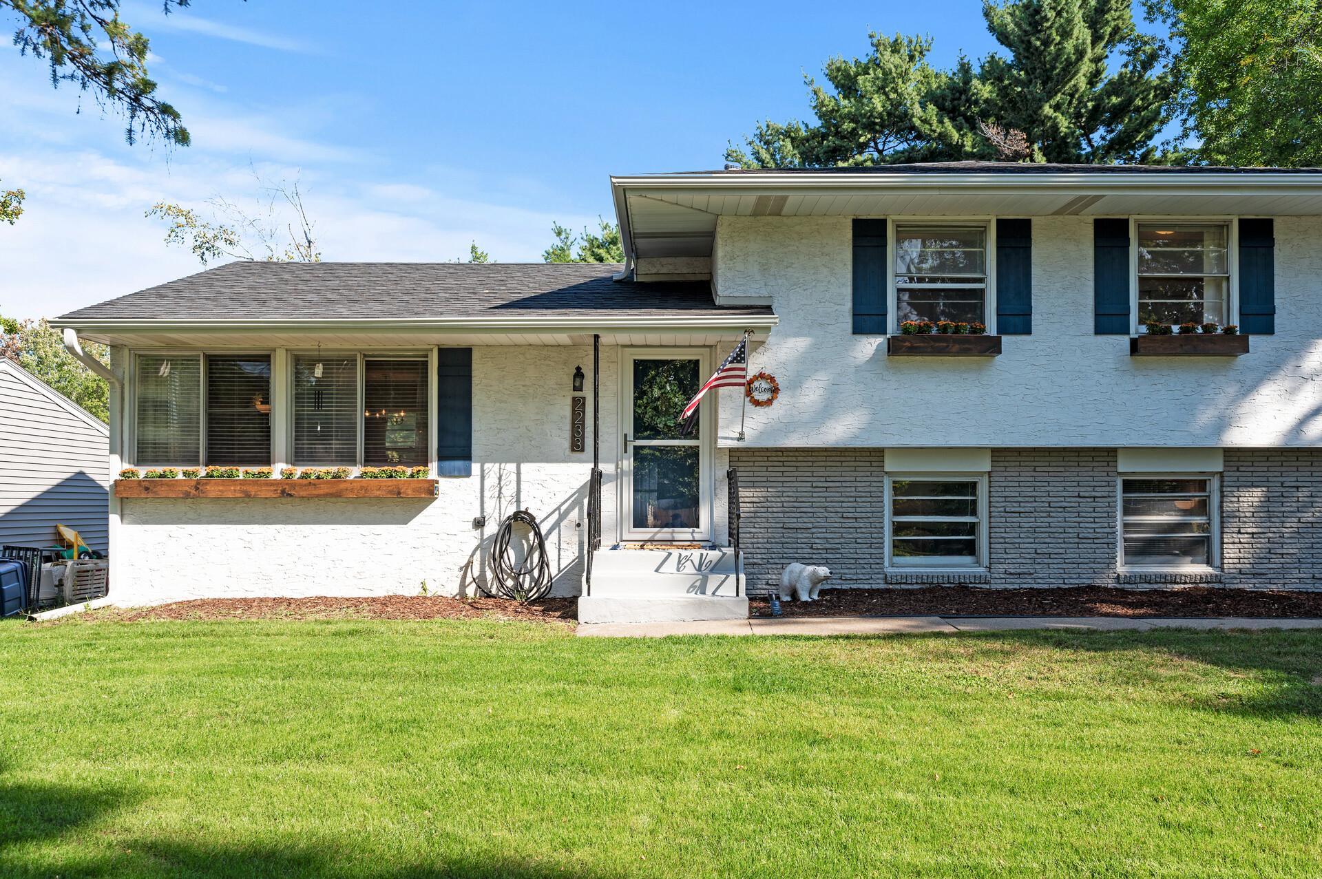 2233 Randy Avenue White Bear Lake, MN 55110 - Photo 2 of 44 Gallery Image 2