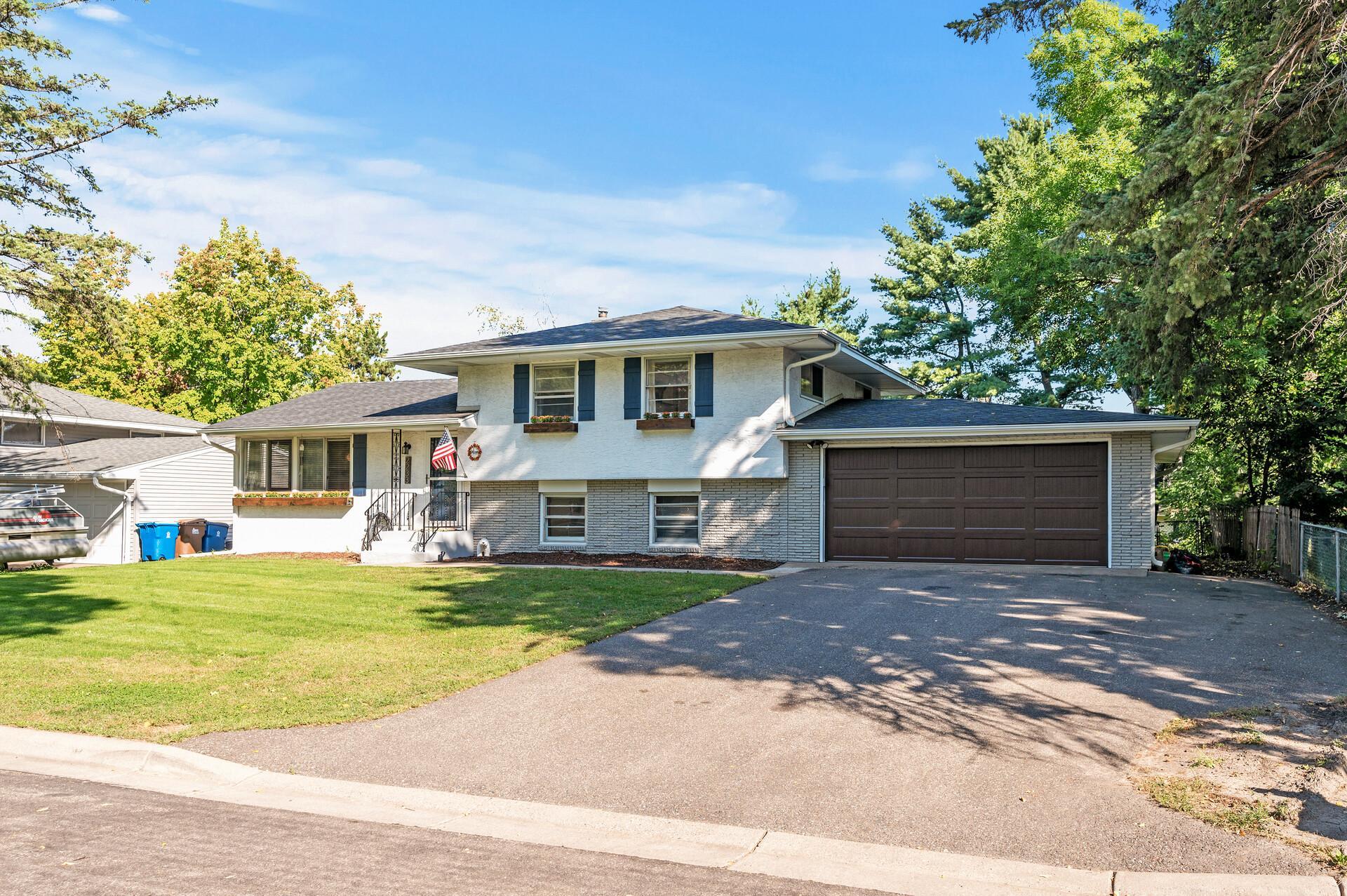 2233 Randy Avenue White Bear Lake, MN 55110 - Photo 5 of 44 Gallery Image 5