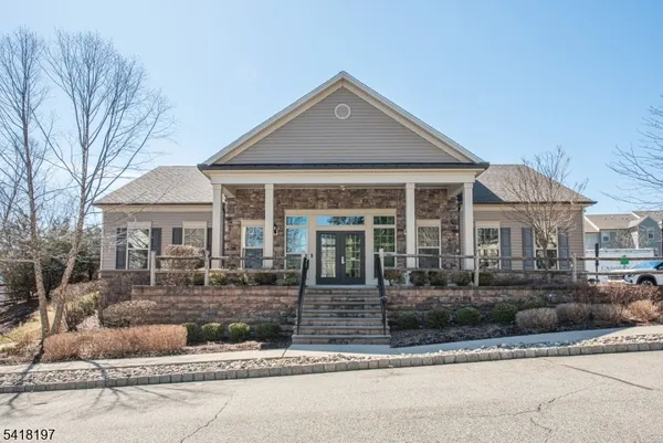 $725,000 | 11 Albert Court, Randolph, NJ 07869