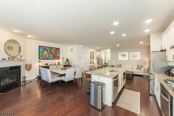 $725,000 | 11 Albert Court, Randolph, NJ 07869