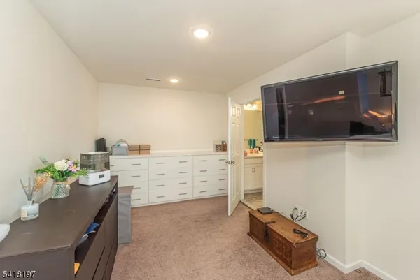 $725,000 | 11 Albert Court, Randolph, NJ 07869