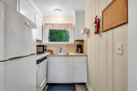 $949,000 | 30 Cove Road, Eastham, MA 02642