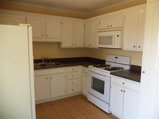 1102 East Kercher Road Goshen, IN 46526 - Photo 4 of 23 Gallery Image 4
