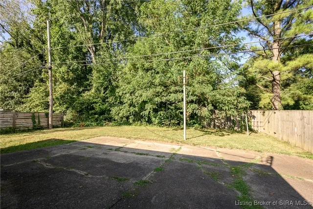 $295,000 | 208 Mockingbird Drive, Jeffersonville, IN 47130