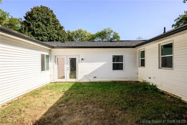 $295,000 | 208 Mockingbird Drive, Jeffersonville, IN 47130