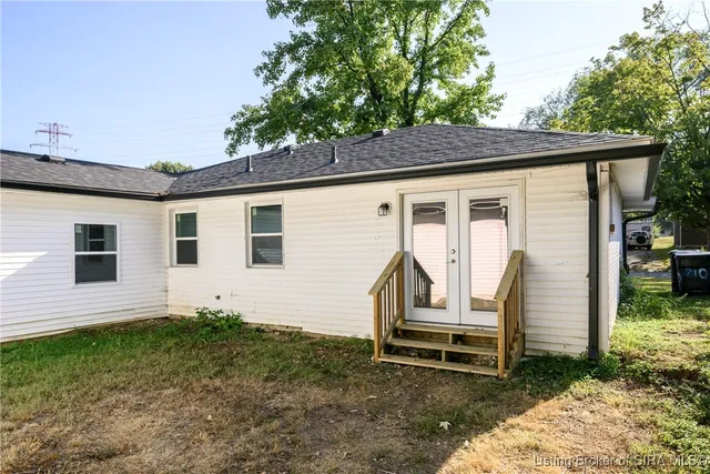 $295,000 | 208 Mockingbird Drive, Jeffersonville, IN 47130