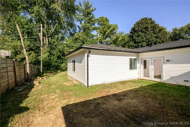 $295,000 | 208 Mockingbird Drive, Jeffersonville, IN 47130