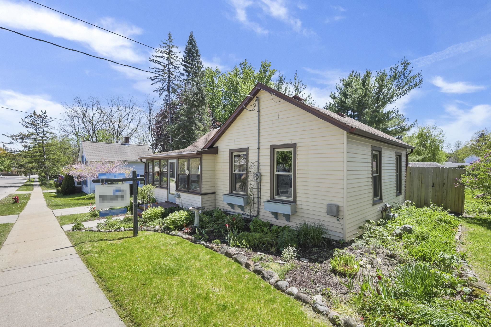 125 Locust Street Lodi, WI 53555 - Photo 3 of 41