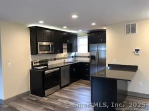 $1,650 | 120 Broadway, Unit 3, Norwich, CT 06360