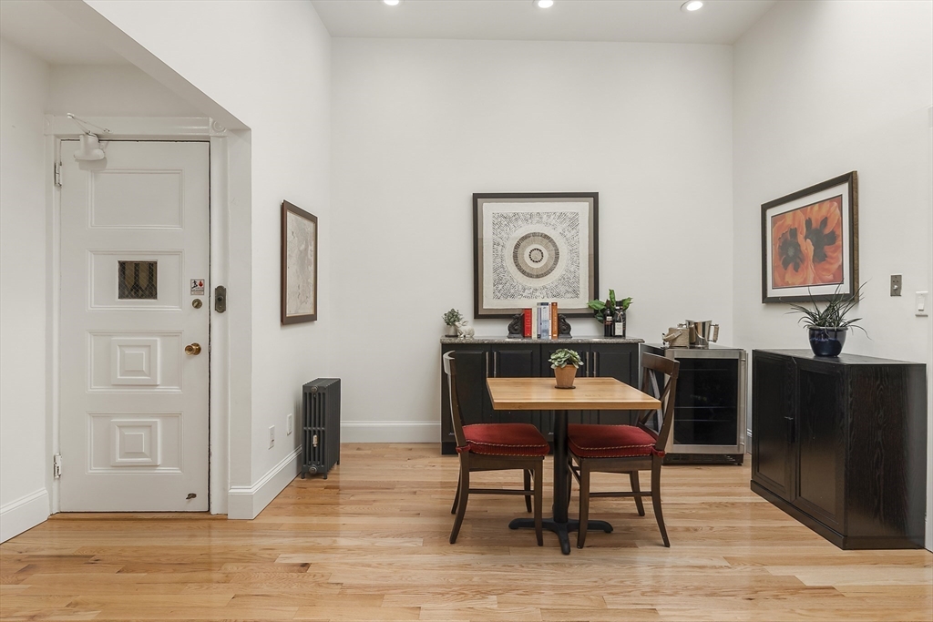 31 Bay State Road, Unit 4 Boston, MA 02215 - Photo 14 of 42