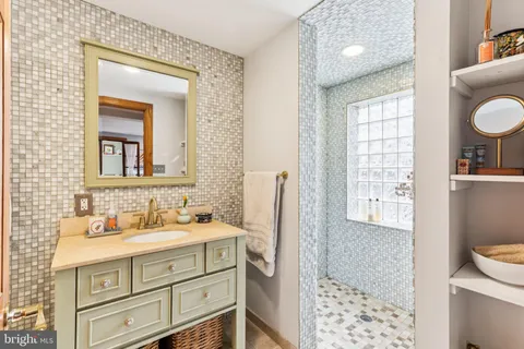 $724,900 | 2210 R Naudain Street, Philadelphia, PA 19146