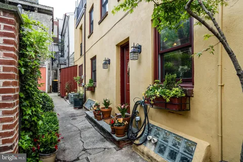 $724,900 | 2210 R Naudain Street, Philadelphia, PA 19146