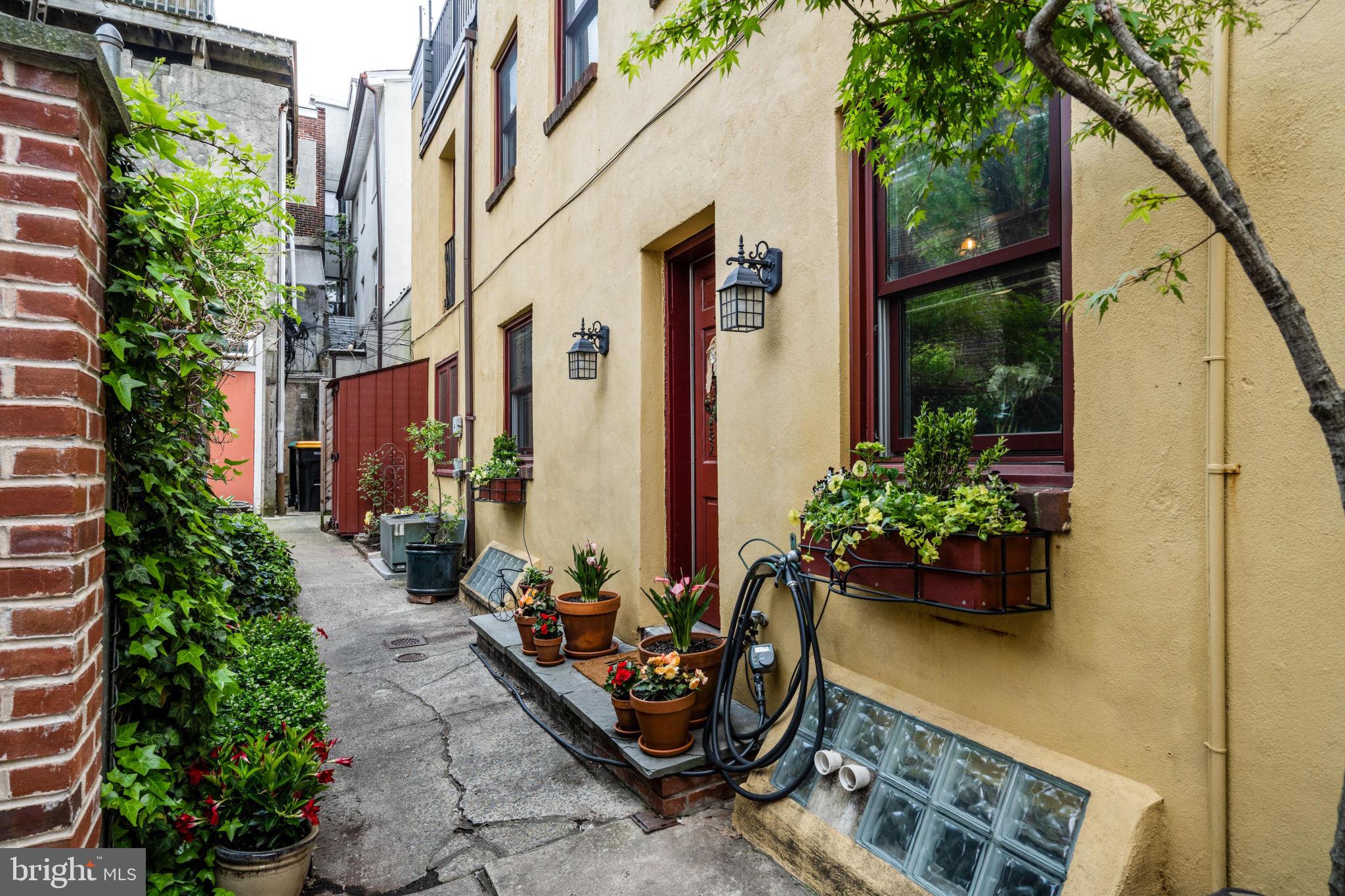 2210 R Naudain Street Philadelphia, PA 19146 - Photo 25 of 26