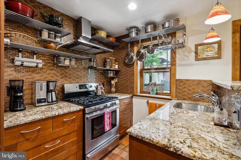 $724,900 | 2210 R Naudain Street, Philadelphia, PA 19146