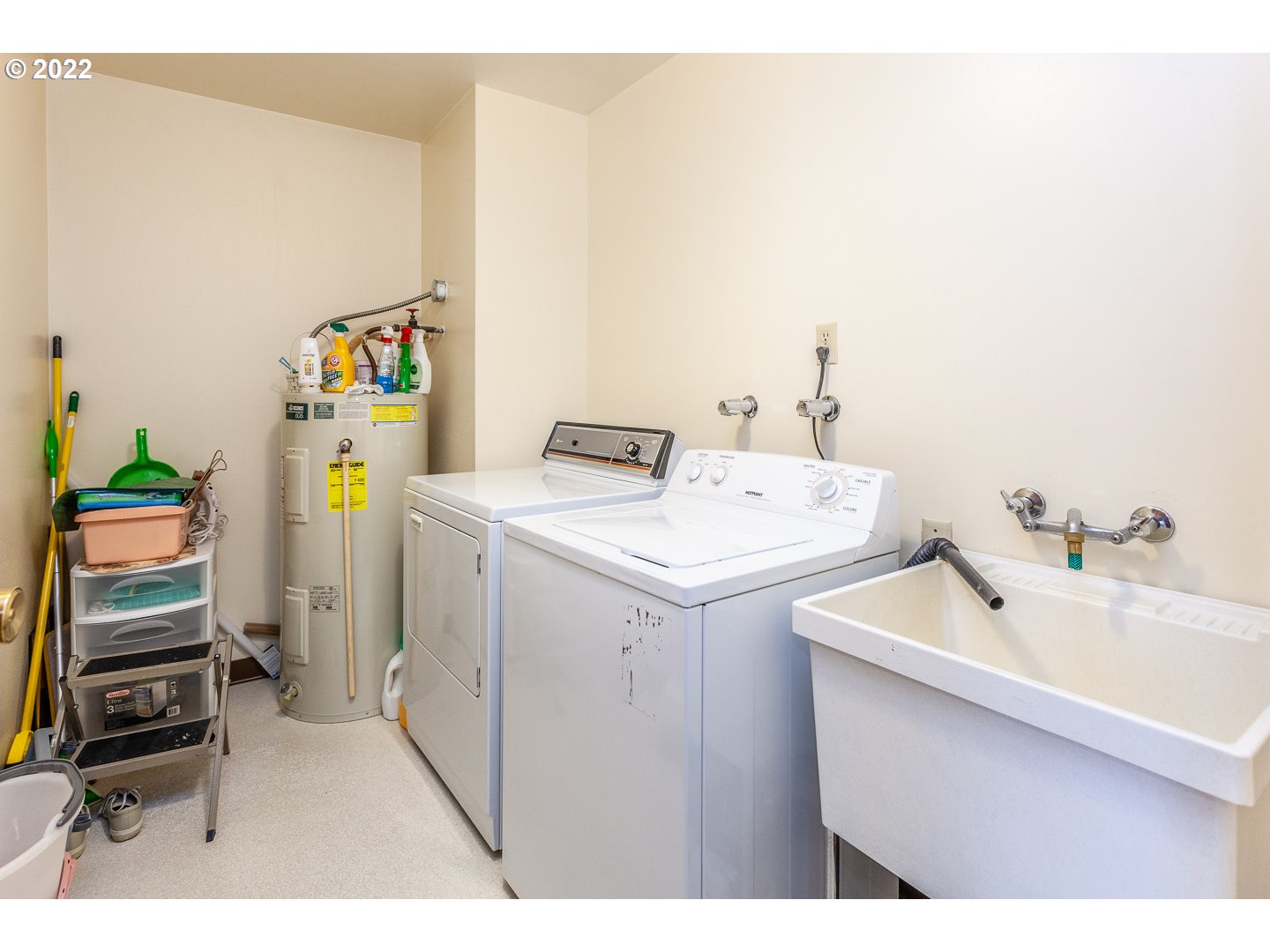 3124 Southeast 64th Avenue Portland, OR 97206 - Photo 17 of 22 a utility room with dryer and washer