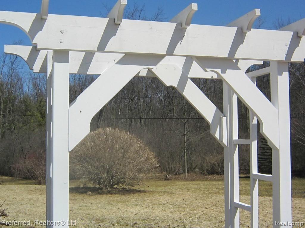 4222 Berry Road Plymouth, MI 48170 - Photo 5 of 29 4222 Berry Road arbor to bk yard.jpg