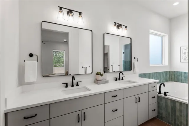 $1,550,000 | 3204 Overcup Oak Drive, Austin, TX 78704