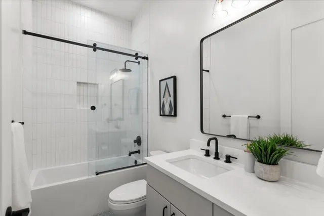 $1,550,000 | 3204 Overcup Oak Drive, Austin, TX 78704