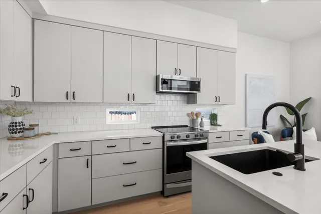 $1,550,000 | 3204 Overcup Oak Drive, Austin, TX 78704