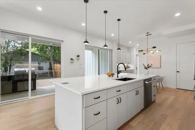 $1,550,000 | 3204 Overcup Oak Drive, Austin, TX 78704