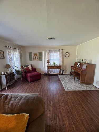 519 Travis Street Port Lavaca, TX 77979 - Photo 3 of 21