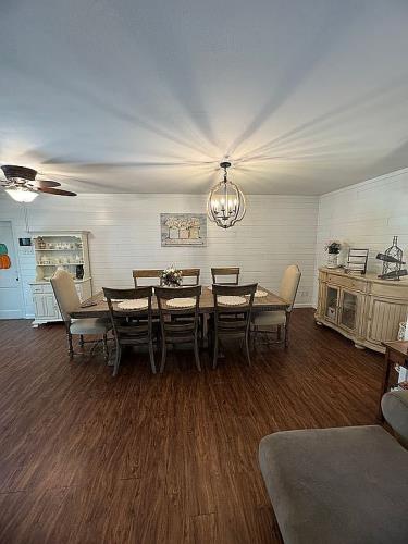 519 Travis Street Port Lavaca, TX 77979 - Photo 5 of 21