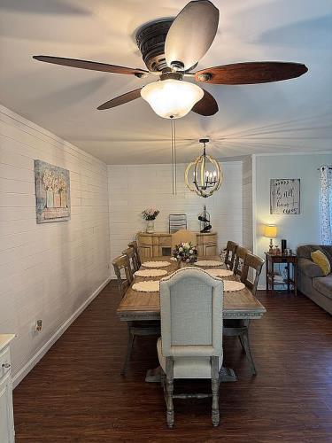 519 Travis Street Port Lavaca, TX 77979 - Photo 6 of 21