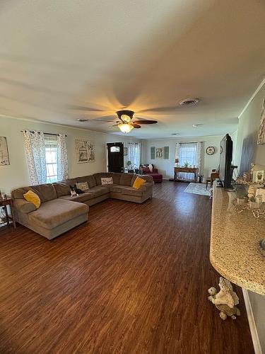 519 Travis Street Port Lavaca, TX 77979 - Photo 7 of 21