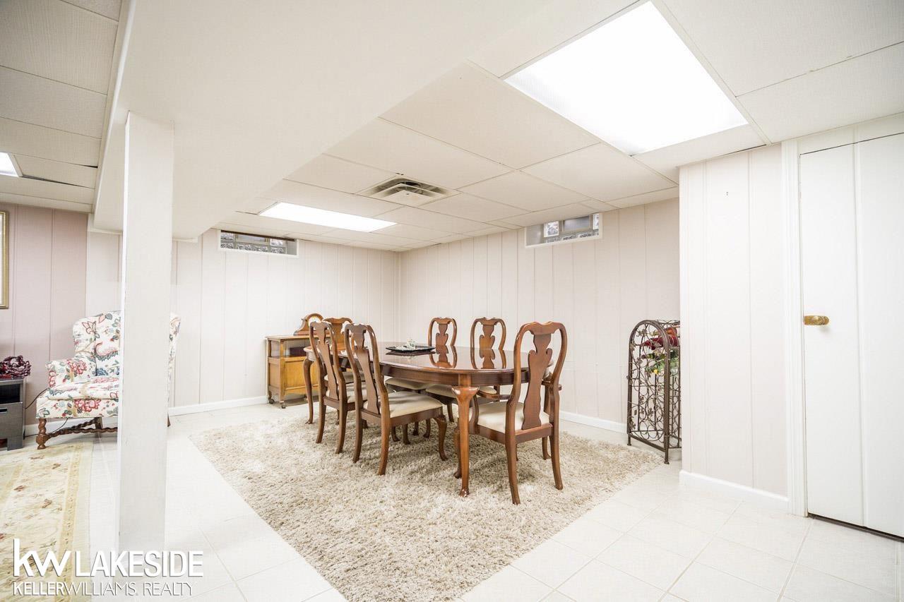 1833 Hampton Road Grosse Pointe, MI 48236 - Photo 33 of 45