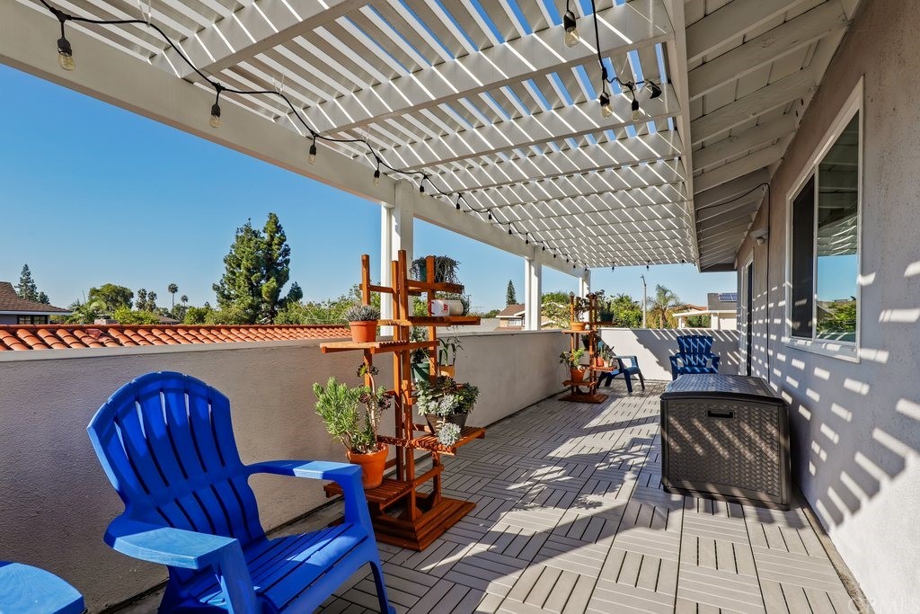 13772 Ridgecrest Circle Tustin, CA 92780 - Photo 35 of 69 a view of a chairs and table in patio
