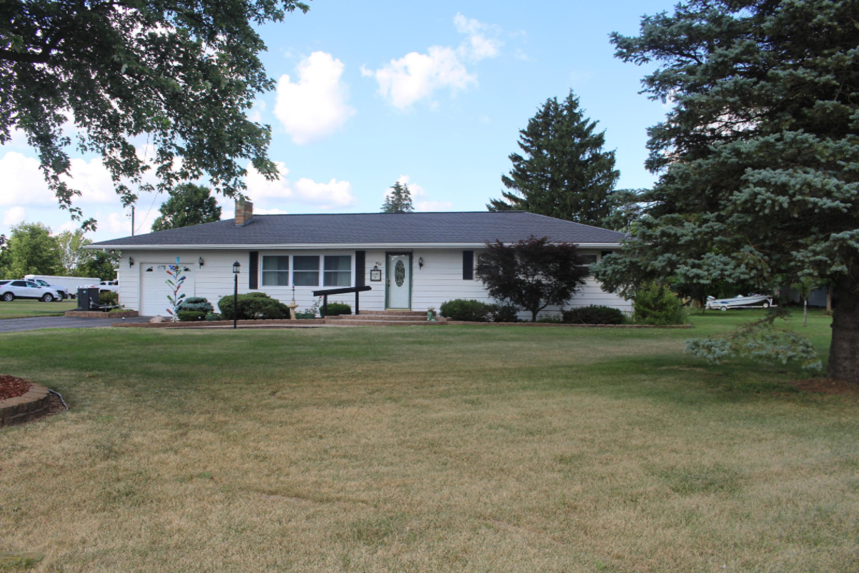 698 Homer Road Litchfield, MI 49252 - Photo 2 of 21 IMG_0784