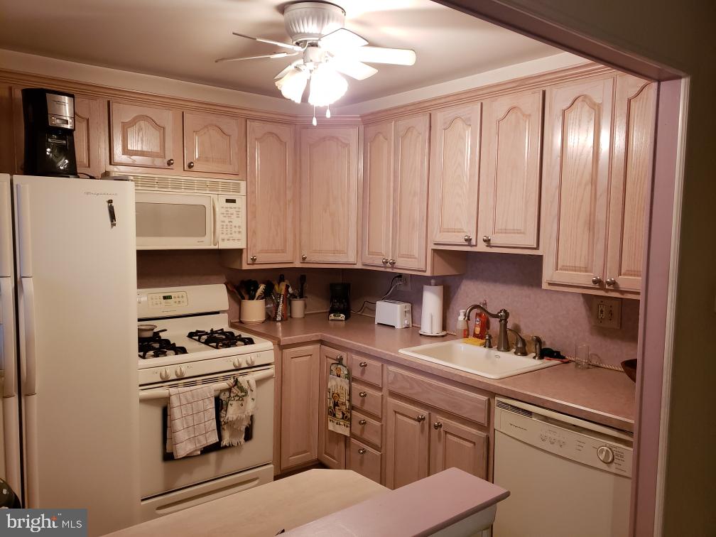 10814 Heflin Road Philadelphia, PA 19154 - Photo 5 of 11 Gallery Image 5
