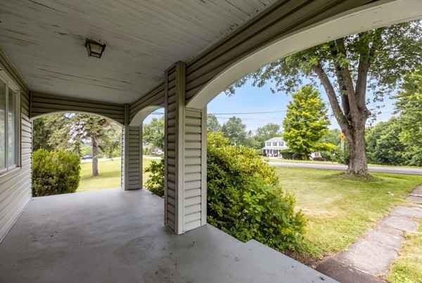 297 Friendship Road Beaver Falls, PA 15010 - Photo 4 of 29 Gallery Image 4