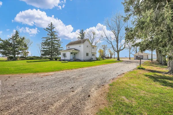$285,500 | 851 East Co Road 750 North, Tuscola, IL 61953