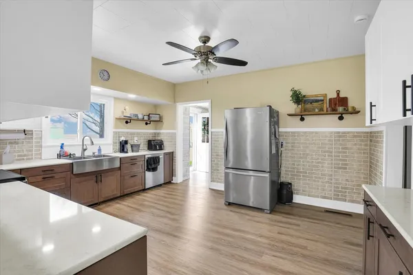 $285,500 | 851 East Co Road 750 North, Tuscola, IL 61953