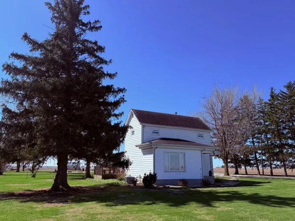 $285,500 | 851 East Co Road 750 North, Tuscola, IL 61953