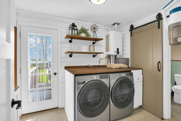 $285,500 | 851 East Co Road 750 North, Tuscola, IL 61953