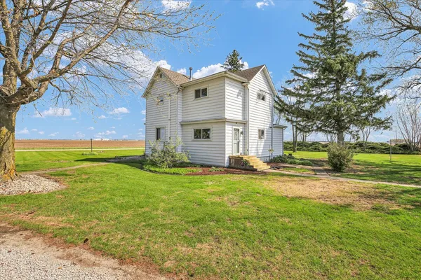 $285,500 | 851 East Co Road 750 North, Tuscola, IL 61953