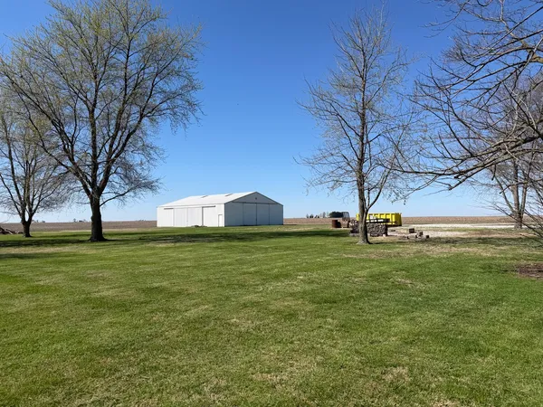 $285,500 | 851 East Co Road 750 North, Tuscola, IL 61953