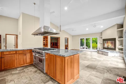 $1,429,000 | 5653 Shirley Avenue, Tarzana, CA 91356