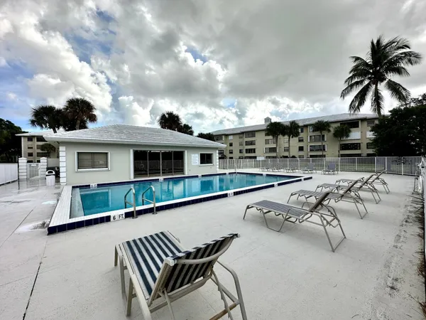 $1,845 | 3525 Village Boulevard, Unit 401, West Palm Beach, FL 33409