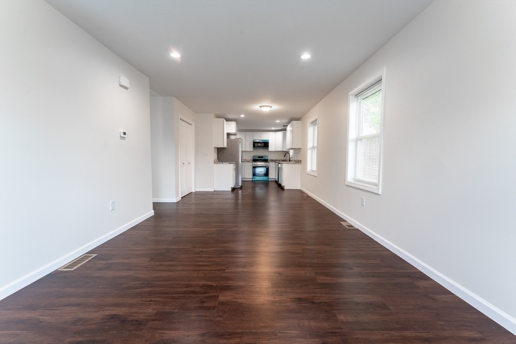 144-146 Magazine Street Springfield, MA 01109 - Photo 4 of 21 Gallery Image 4