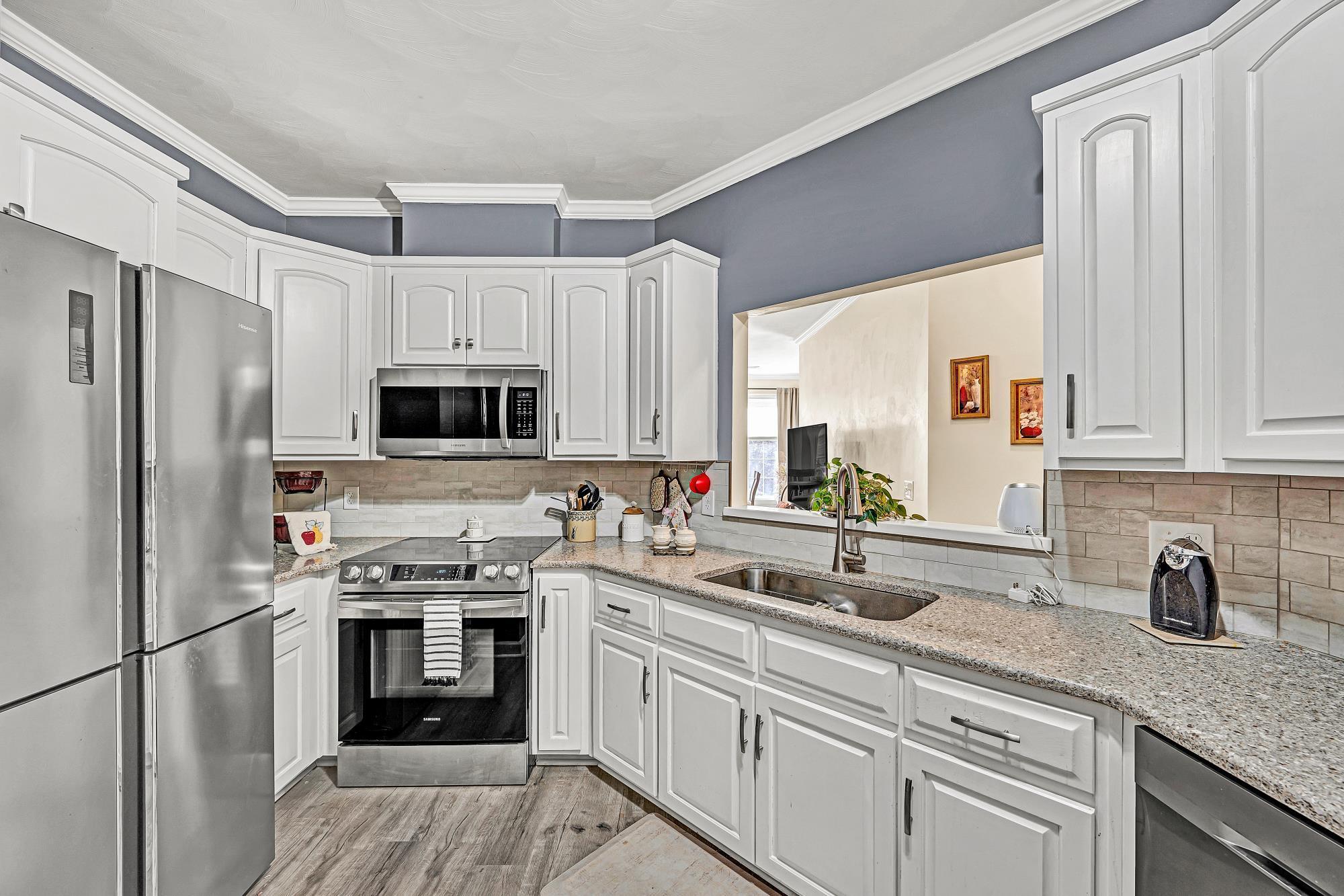 3045 McVitty Road, Unit 105 Roanoke, VA 24018 - Photo 14 of 39 3045 McVitty Forest - pic 13