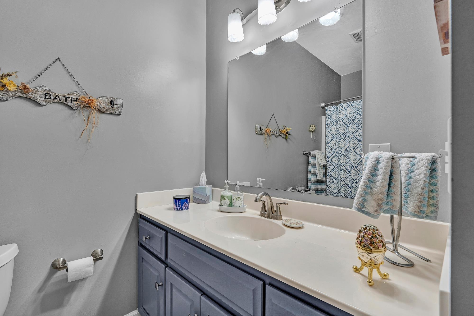 3045 McVitty Road, Unit 105 Roanoke, VA 24018 - Photo 16 of 39 3045 McVitty Forest - pic 23