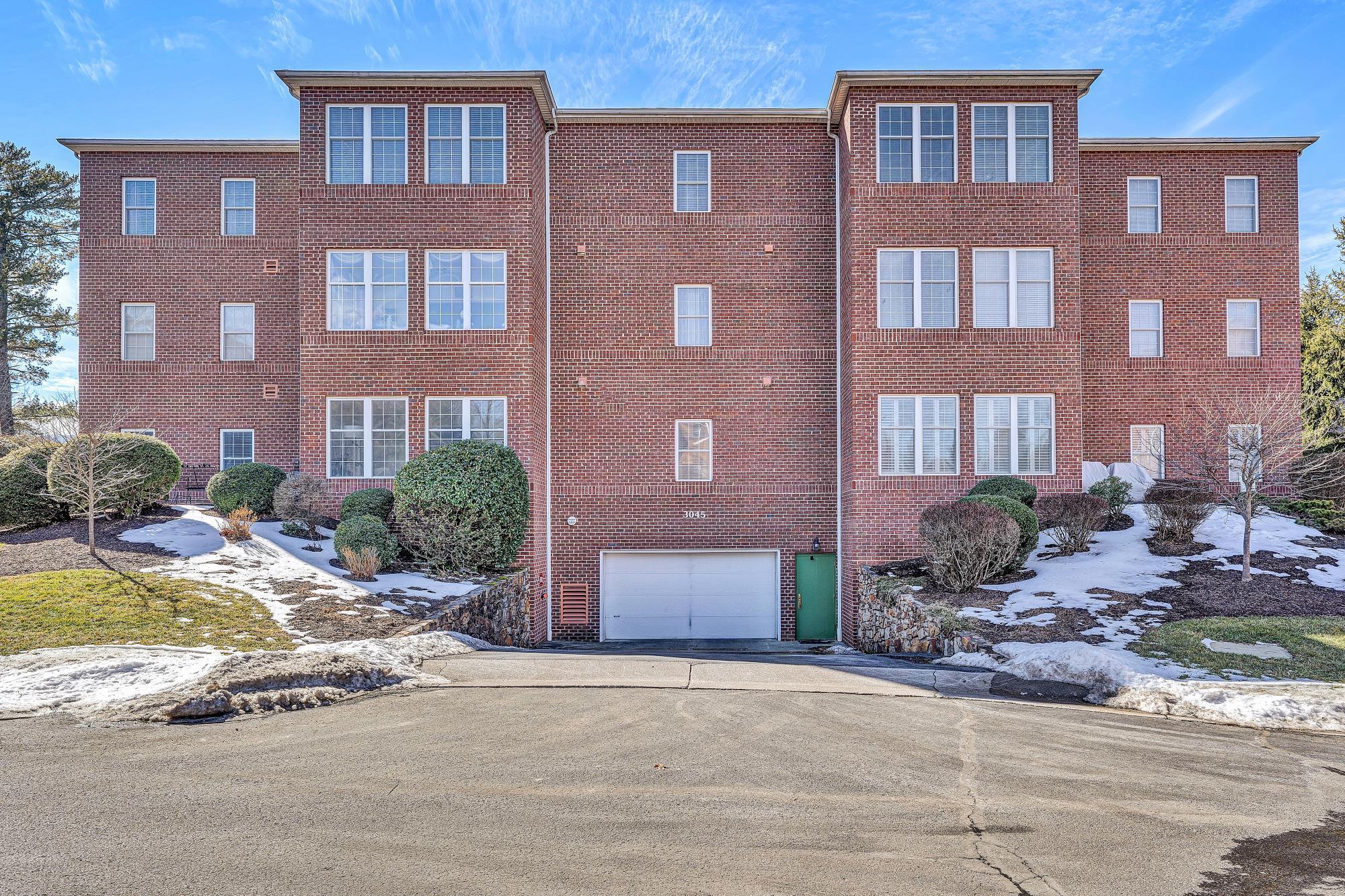 3045 McVitty Road, Unit 105 Roanoke, VA 24018 - Photo 37 of 39 3045 McVitty Forest - pic 31