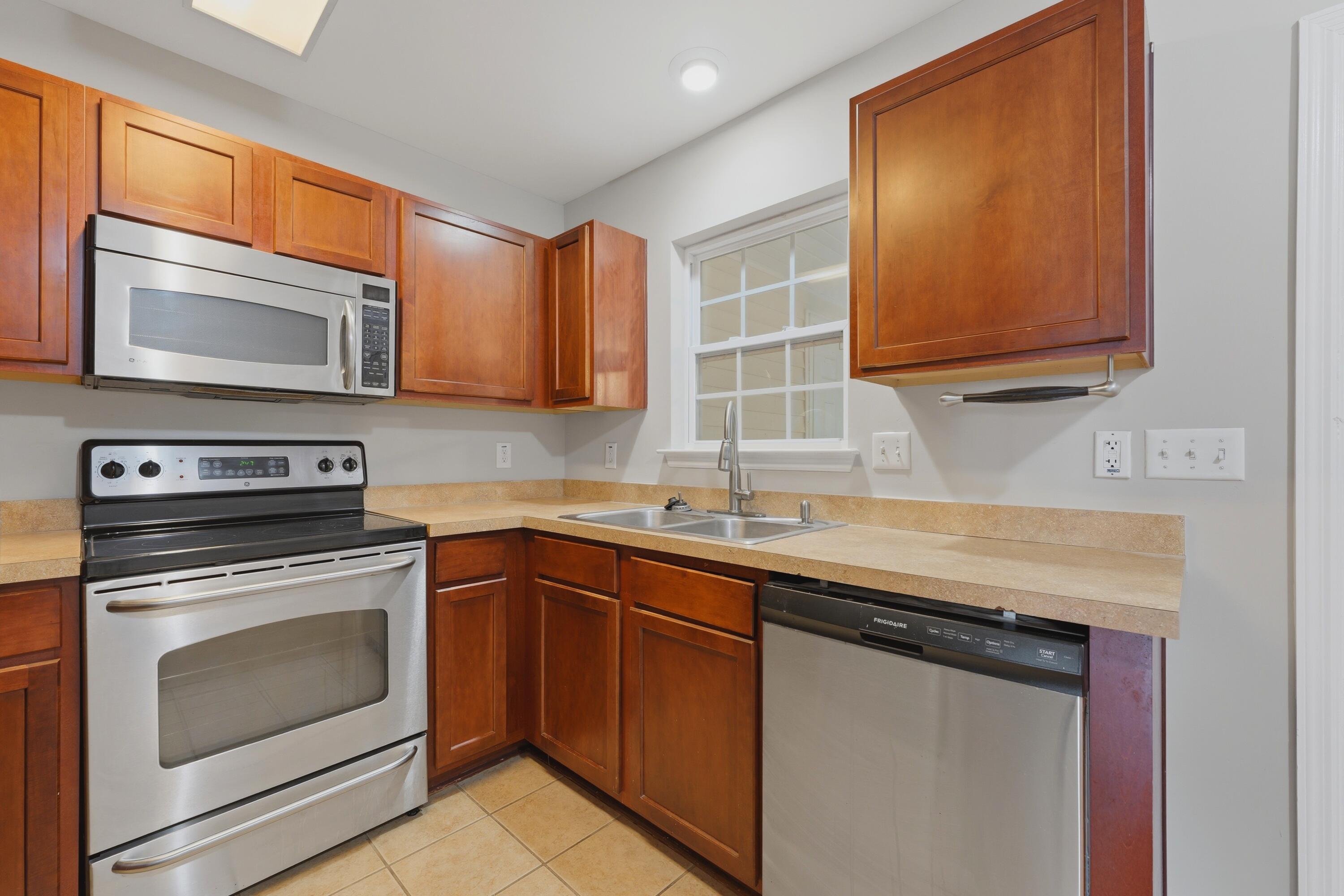 464 Doane Way Wando, SC 29492 - Photo 8 of 29 020_P1021649