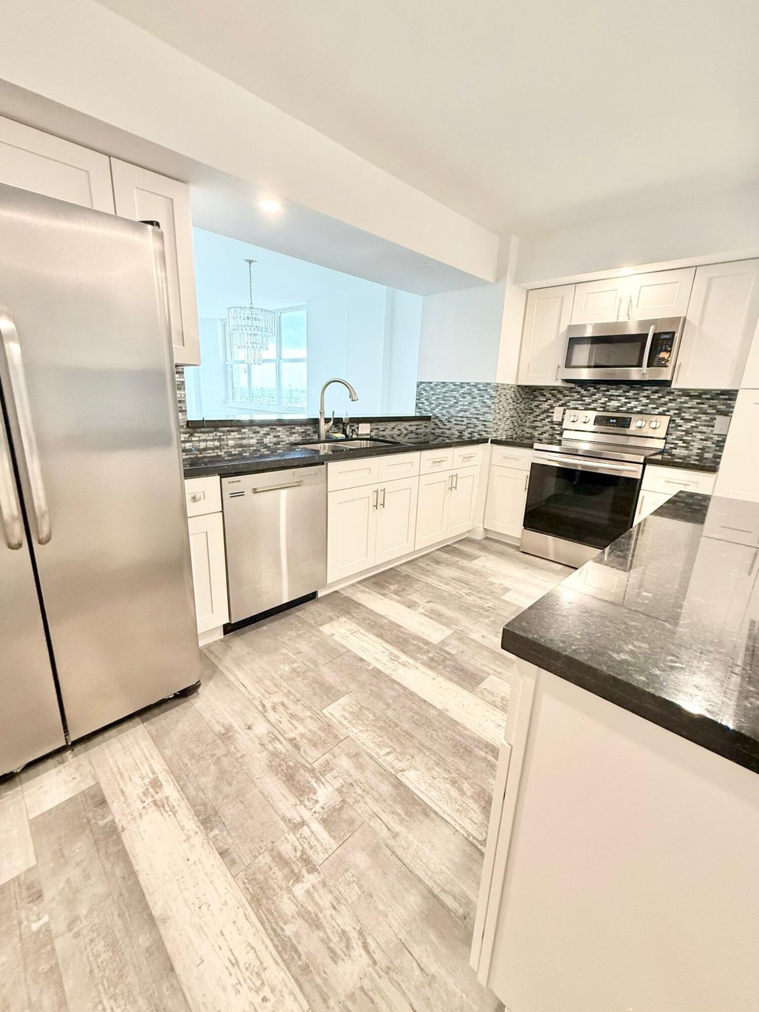 1150 Hillsboro Mile, Unit 707 Hillsboro Beach, FL 33062 - Photo 3 of 60 61977560-b938-49bd-ad32-1d909f6fea98