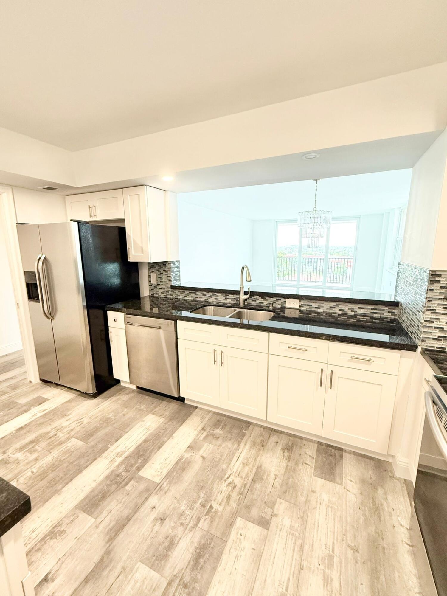 1150 Hillsboro Mile, Unit 707 Hillsboro Beach, FL 33062 - Photo 4 of 60 26a4853b-459c-43e5-a9a2-0c6d6e85c285