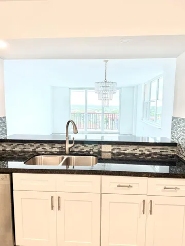 $3,000 | 1150 Hillsboro Mile, Unit 707, Hillsboro Beach, FL 33062